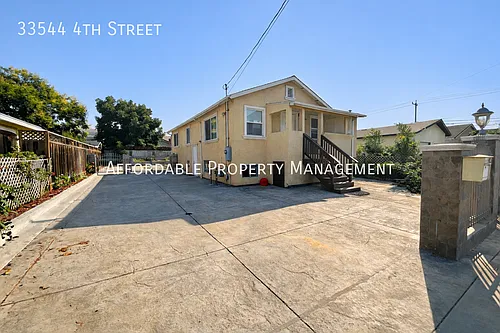 33544 4th St Photo 1