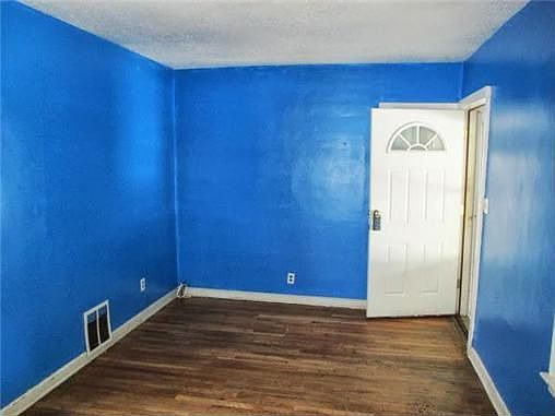 5th image of 370 N Chelsea Ave