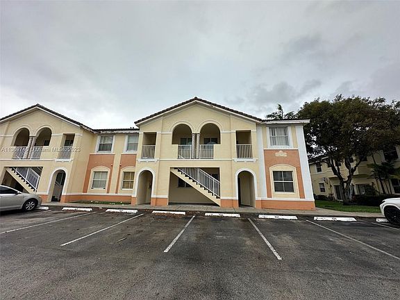 2nd image of 1535 SE 26th St Unit 207