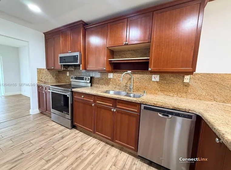 9717 N New River Canal Rd #406 — Photo 11