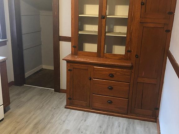 3rd image of 4916 Gresham St #1-F