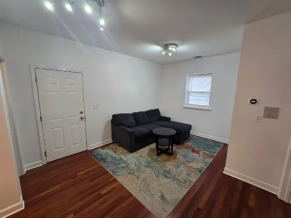 2 bed, $1,800 — Photo 4