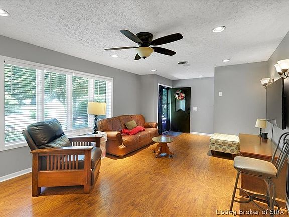 4th image of 4381 E Valley Court