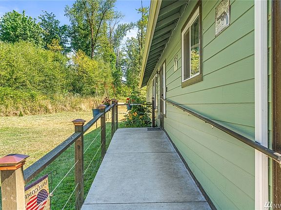 3rd image of 190 Saw Mill Ln