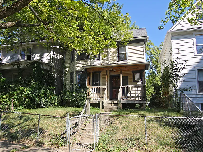225 Lexington Ave — Photo 1