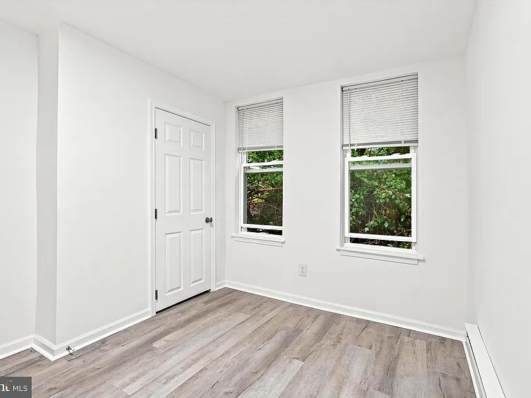 3238 N Woodstock St — Photo 12