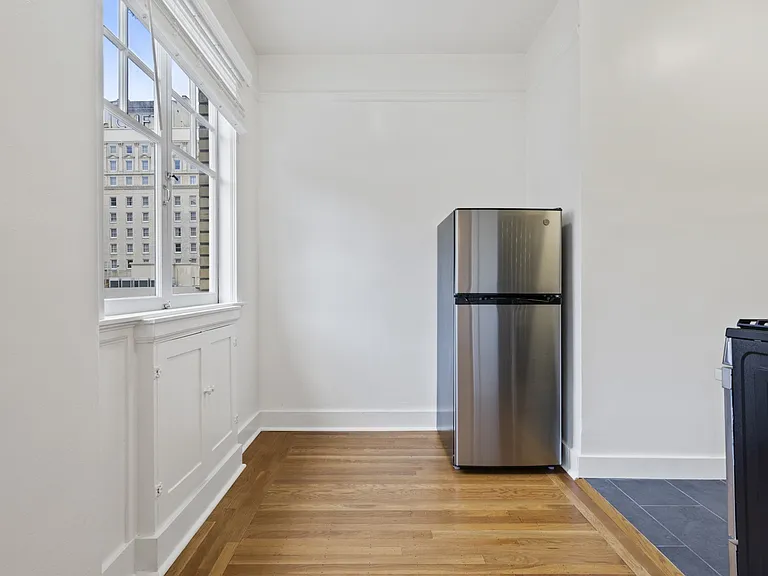 The Langham Apartments — Photo 13
