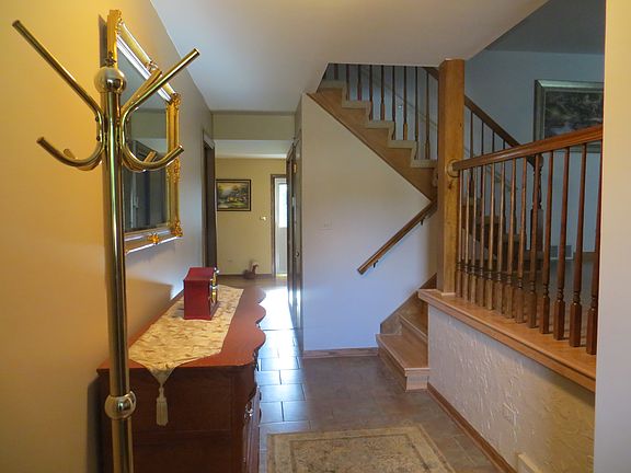 3rd image of 504 Gayton Ln