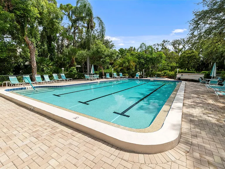 440 Palm Tree Dr — Photo 19