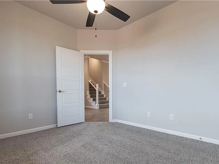 16300 Marsha Dr — Photo 22