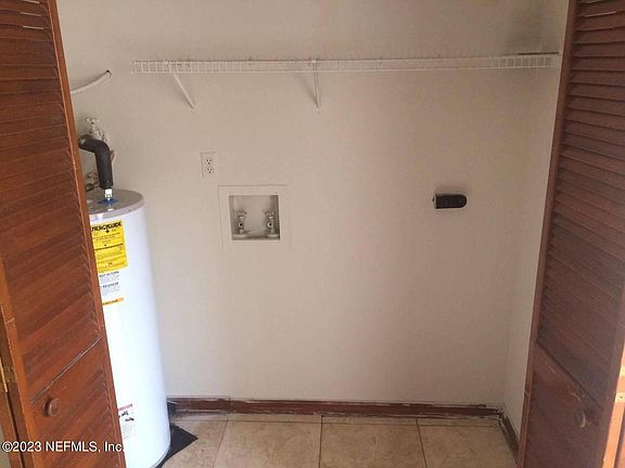 5th image of 4459 Melissa Ct W