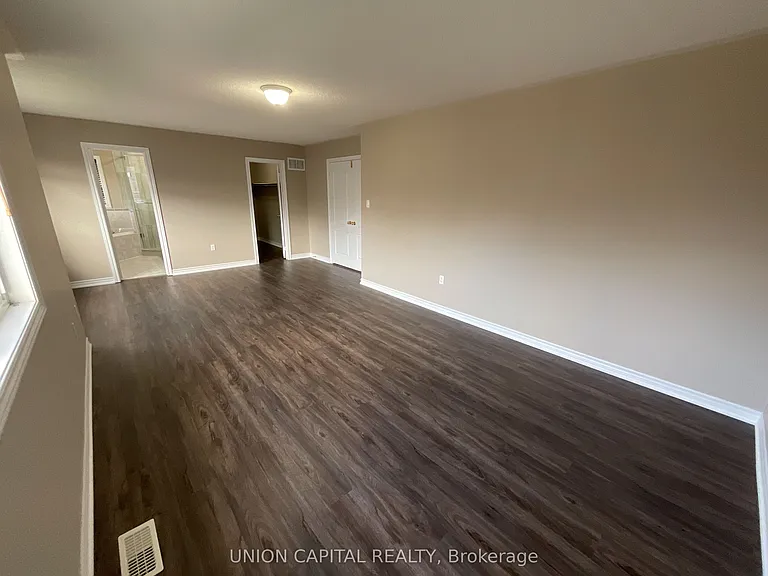 54 Kindy St — Photo 31