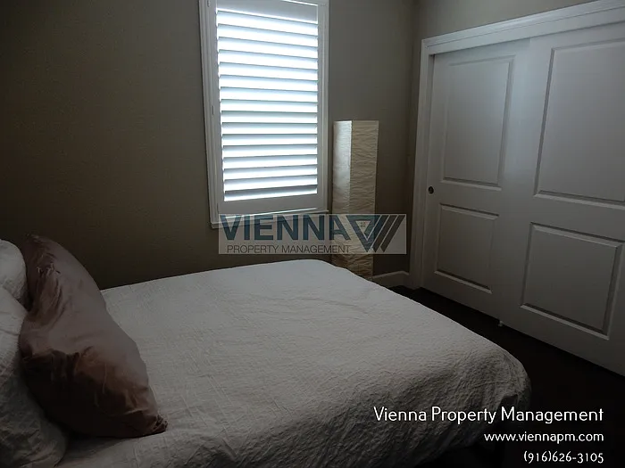 5635 Saratoga Cir — Photo 22