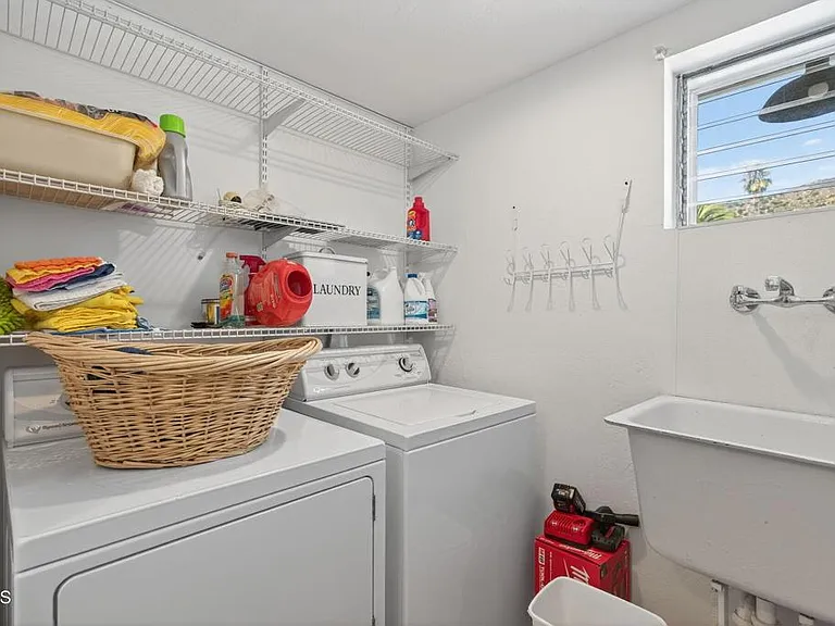 3884 Pacific Coast Hwy — Photo 25