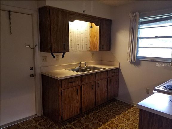 5th image of 523 E Bella Vista St