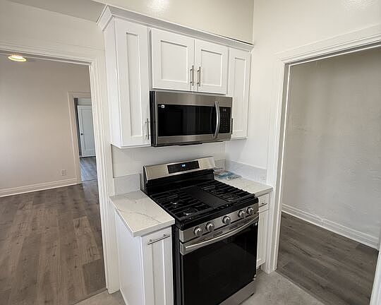 3rd image of 1462 W 36th St #1/2