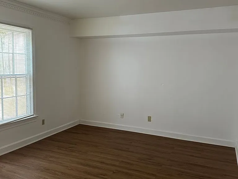 2800 E Carriage Dr — Photo 5