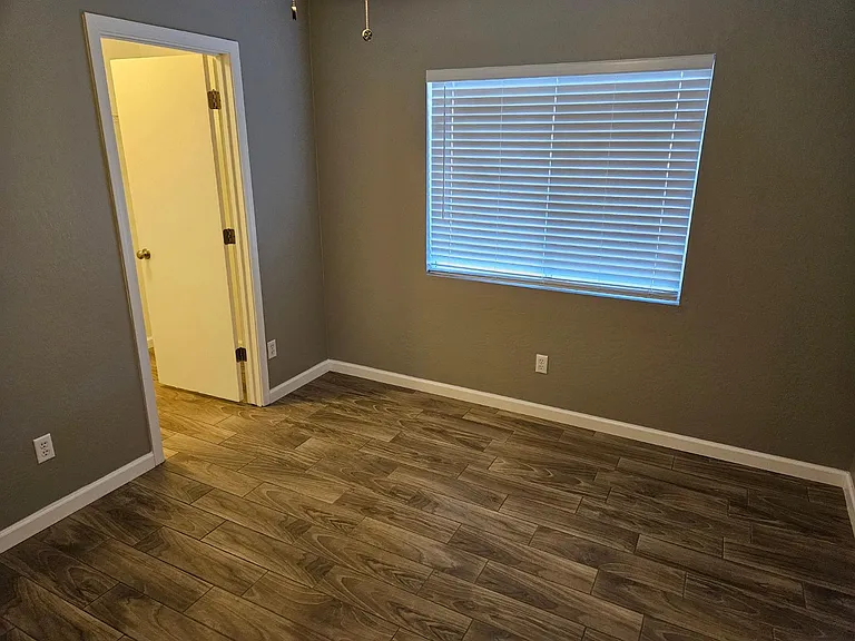 22554 W Yavapai St — Photo 10