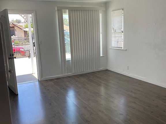 4th image of 792 Harris Ave