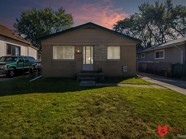 24868 Tuscany Ave, Eastpointe, MI 48021