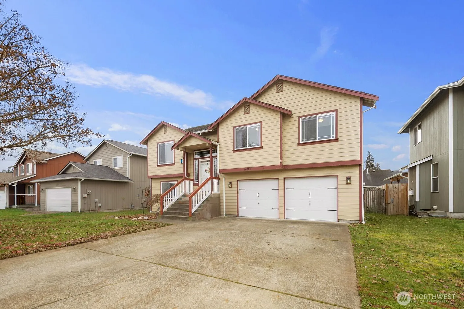16189 Birkland Street SE photo 1