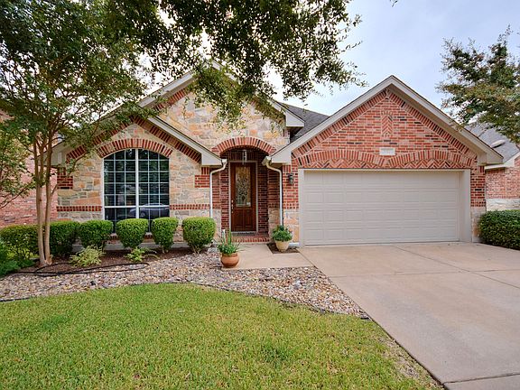 2nd image of 2912 Plantation Dr