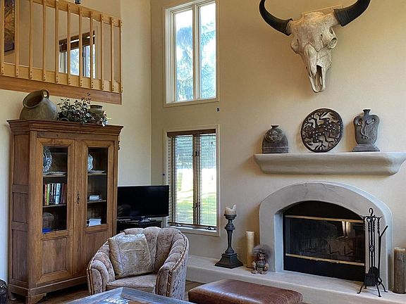 2nd image of 4819 Meadow Dr