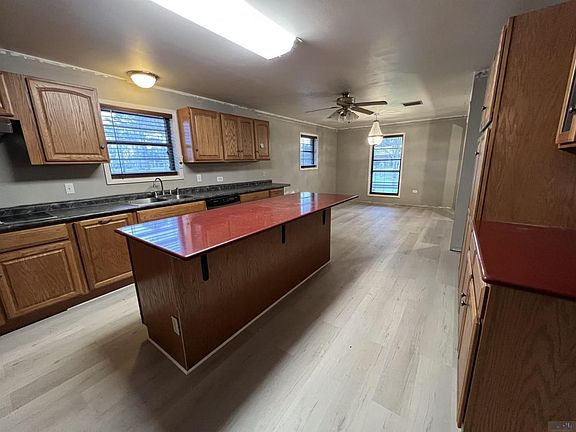 4th image of 320 Cherry St