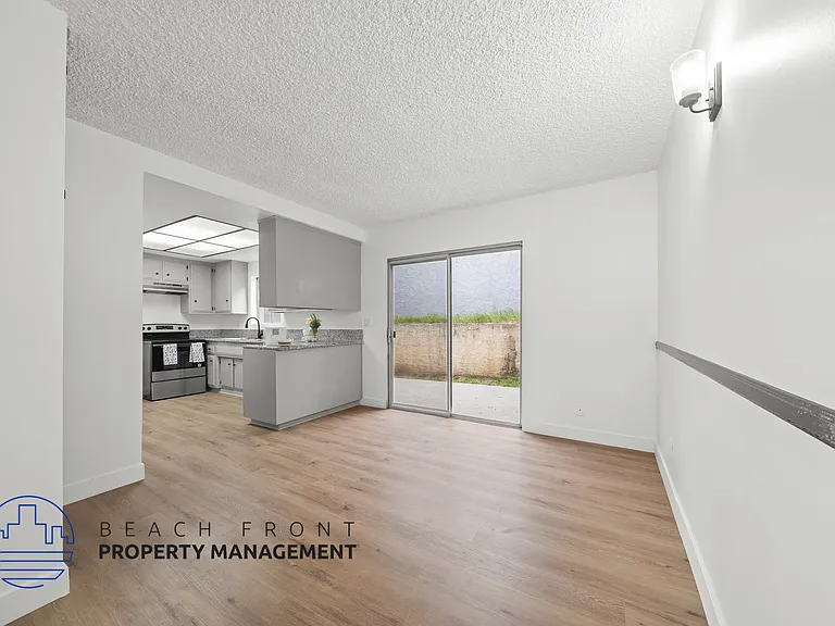 2511 Voorhees Ave — Photo 17