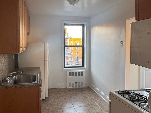 3rd image of 14220 41st Ave #616