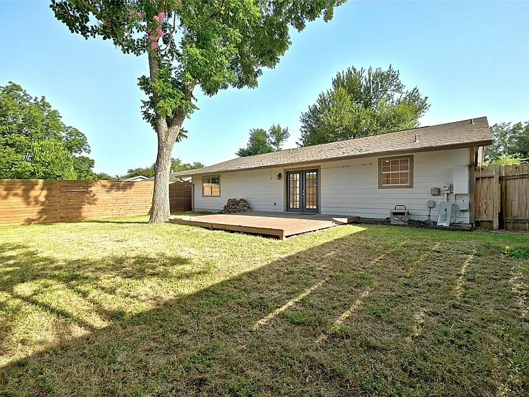 2604 Berkett Dr — Photo 21