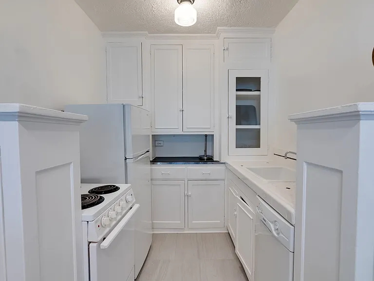 20 NW 16th Ave #112 — Photo 4