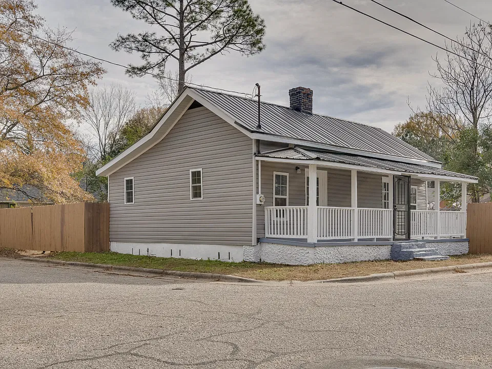 112 East St E