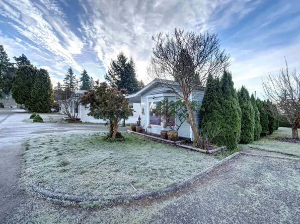 5575 Mason Rd #28, Sechelt, BC V7Z 0K9