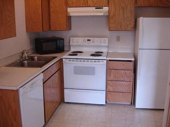 2nd image of 1001 37th St SE APT 3