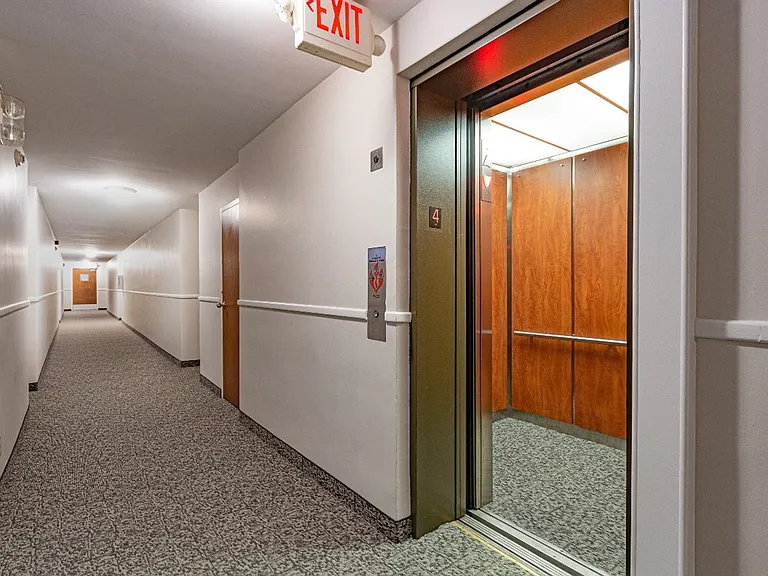 1776 St. Clair Ave — Photo 27