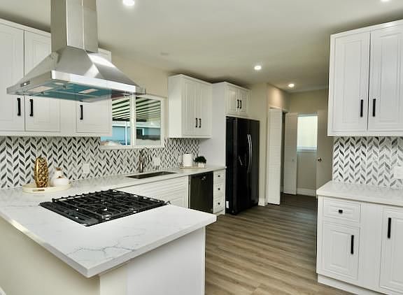 4th image of 1006 College Ave