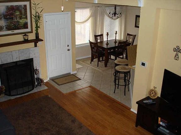 2nd image of 700 Essex Pl