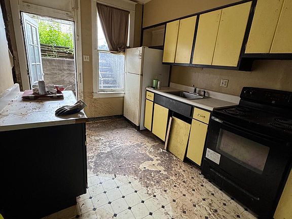 4th image of 2805 Penbrook Ave
