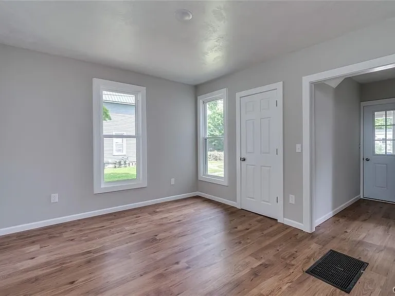 125 N Hamilton St — Photo 13