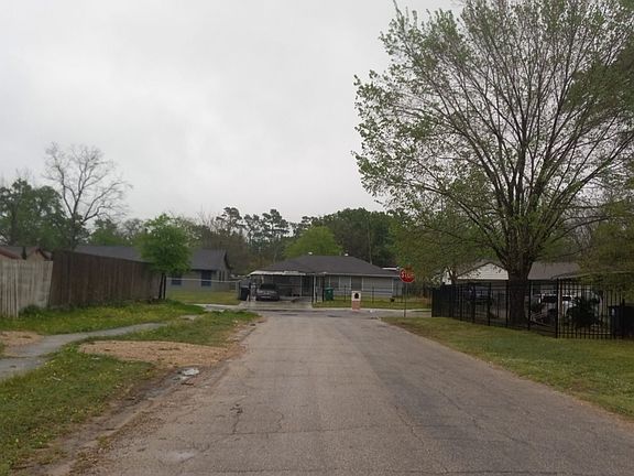 4th image of 9606 Crestview Dr