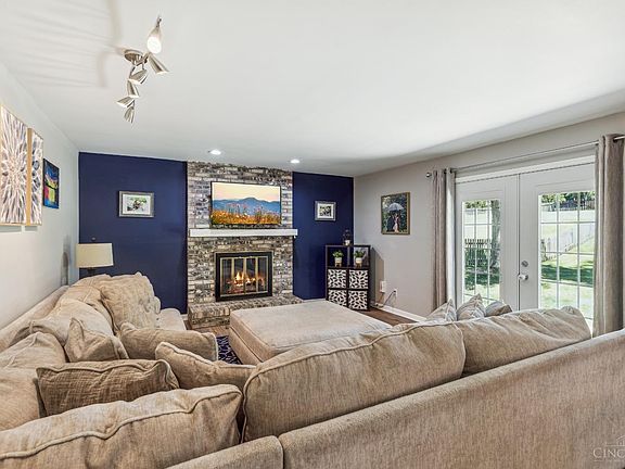 5th image of 7454 Wallingford Dr