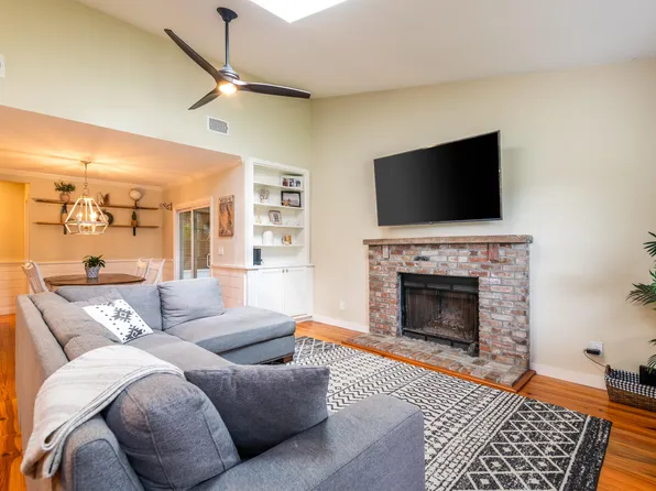 1051 Oakcrest Dr, Charleston, SC 29412