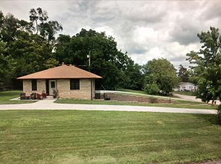 1221 N Spruce St APT 1, Wahoo, NE 68066