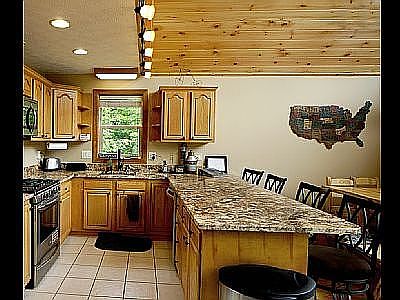 4th image of 220 Woodlands Hill Ln