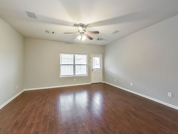5th image of 1219 Colonial Manor Dr