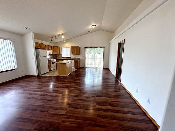 4th image of 7911 Deschutes Dr