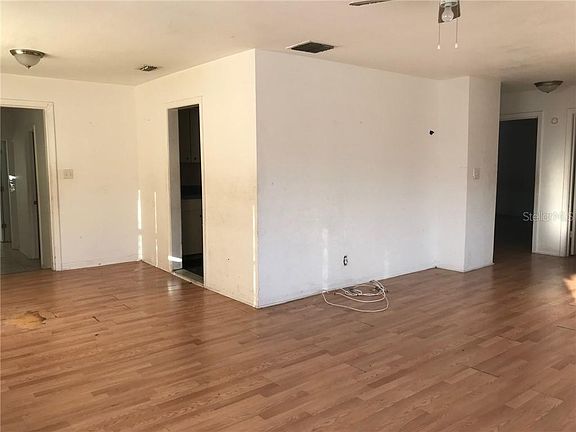 3rd image of 1111 26th Ave S