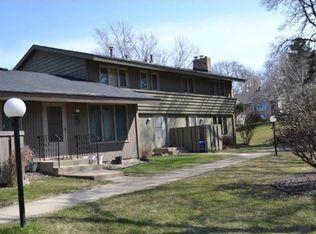 140 Windsor Ct, New Brighton, MN 55112