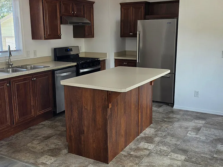 3475 Harrison St — Photo 3